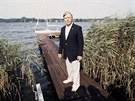 Bývalý nmecký kanclé Helmut Schmidt u severonmeckého jezera Brahm (13. srpna...