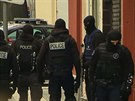 Belgická policie v bruselské tvrti Molenbeek.