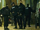 Francouzská policie provádí v paíské tvrti Saint-Denis rozsáhlý zásah (18....