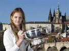 Karolína Plíková se chlubí Fed Cupem, nejprestinjí týmovou trofejí, kterou...