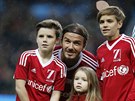 David Beckham, jeho synové Cruz a Romeo a dcera Harper (Manchester, 14....