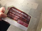Sčítací lístek přepravního průzkumu v pražském metru.