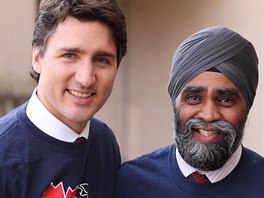 Harjit Singh Sajjan v pedvolebnm kln s fem liberl a novm kanadskm...