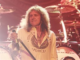 David Coverdale a Whitesnake (O2 arena, Praha, 17. listopadu 2015)