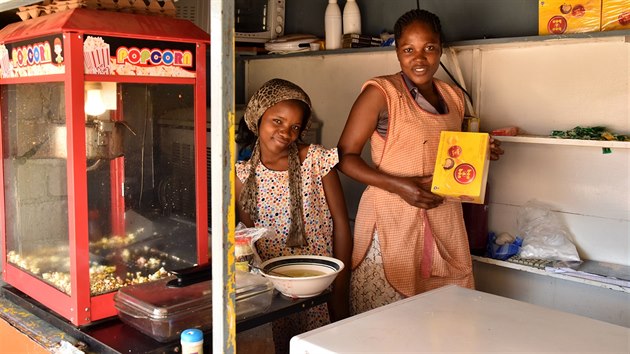 Angola je dky zsobm ropy jednou z nejrychleji rostoucch ekonomik svta, pesto stle pat k zemm s velkou mrou chudoby.