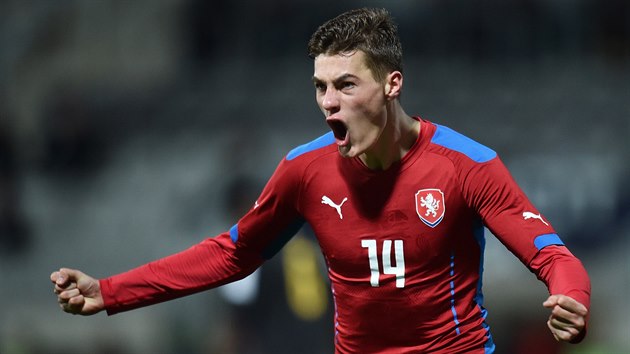 Kvalifikace na ME do 21 let - esk tonk Patrik Schick se raduje z glu proti Belgii.