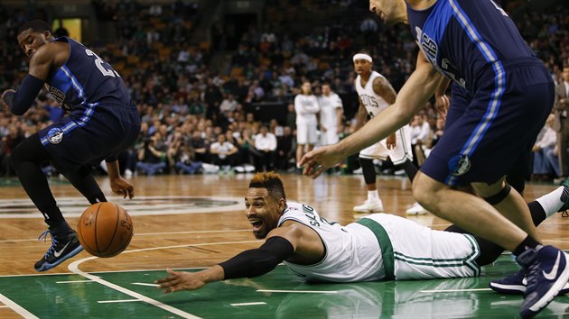 Lec Jared Sullinger z Bostonu se jet sna zapojit do hry v utkn s Dallasem.