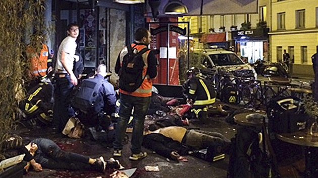 Teroristické útoky na nkolika místech v Paíi si vyádaly nkolik desítek...