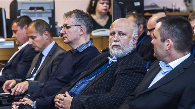 Michal Urban, Kamil Jirounek,Radomír Kučera, Petr Kmeť a David Michal u pražského městského soudu.