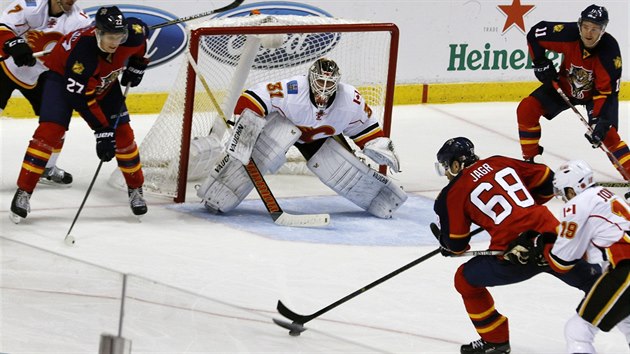 Jaromír Jágr se chystá vstelit svj 130. vítzný gól v NHL, ím posunul...