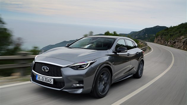 Infiniti Q30