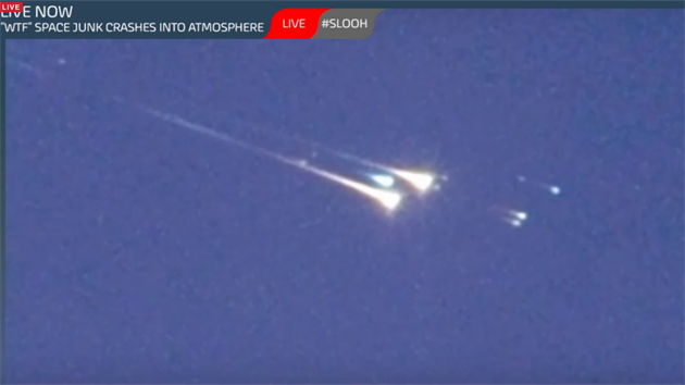 Padající troska WT1190F nebo zkrácen� WTF po vstupu do atmosféry.