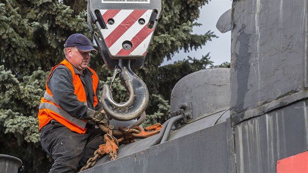 Sthovn parn lokomotivy ze vsetnskho vlakovho ndra. (14. 11. 2015)