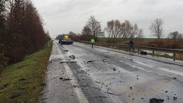 Smrteln nehoda dvou osobnch aut u invsi na Nymbursku. (15. 11. 2015)