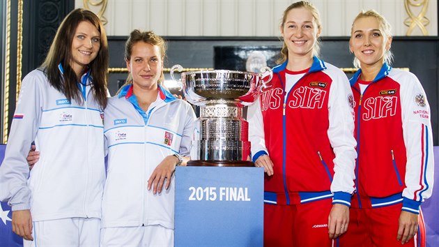 (Zleva) Lucie afov, Barbora Strcov, Jekatrina Makarovov a Jelena Vesninov pi slavnostnm losu Fed Cupu