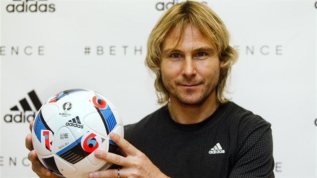 Pavel Nedvd pedstavuje m pro fotbalov Euro 2016.