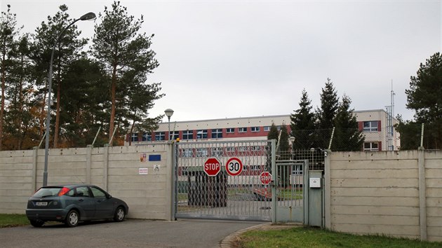 Celkov� bude v b�eclavsk� v�nici a� 200 tresnatnc�. K�znici si dostav� sami.