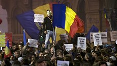 Smrtící poár v klubu Colectiv vyvolal v Rumunsku desetitisícové protesty proti...