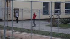 Detenní zaízení v Drahonicích na Lounsku (12. listopadu 2015)