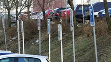 Vyhrazená parkovací místa na mosteckém sídli�ti Li��í vrch