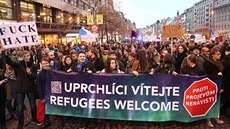 Úastníci pochodu Uprchlíci vítejte - Refugees Welcome dorazili na Václavské...