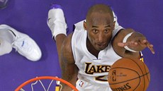 Kobe Bryant s íslem 24, které nosil ve druhé polovin své kariéry v Los Angeles Lakers. 