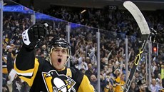 Jevgenij Malkin z Pittsburghu se raduje z gólu.