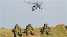 Aktivní vojenské zálohy Moravskoslezského kraje cviily na letiti v Monov s...