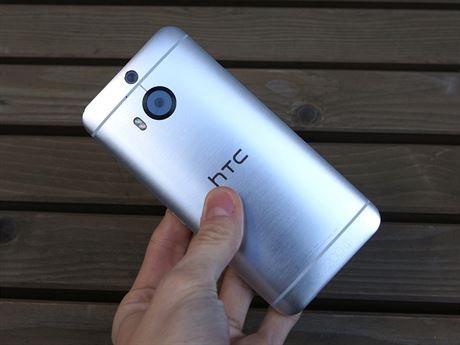 HTC One M9+