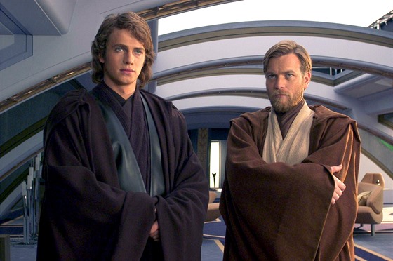 Hayden Christensen (Anakin Skywalker) a Ewan McGregor (Obi-Wan Kenobi) ve filmu...