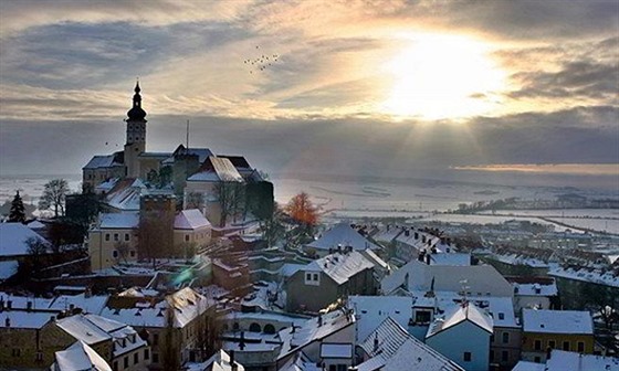 Malebné centrum, celoron otevený zámek, pohádková atmosféra a víno, to je...