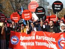 Ankara. Demonstrace proti ruskému angamá v Sýrii (24. listopadu 2015)