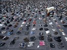 Páry bot nahradily demonstranty na paíském Place de la Republique, kde platí...