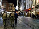 Vojáci belgické armády hlídkují v ulicích Bruselu (21.11.2015)