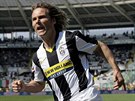 Pavel Nedvd z Juventusu se raduje z gólu