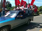 Okolojedoucí auto pedvolebních agitátor v Guatemale...