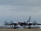Ruský bombardér Tu-95 startuje k útoku na cíle v Sýrii.
