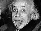 Albert Einstein - slavná fotka s vyplazeným jazykem z roku 1951