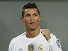 TREFIL SE. Cristiano Ronaldo z Realu Madrid (vpravo) práv skóroval proti...
