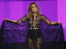Jennifer Lopezová na American Music Awards (Los Angeles, 22. listopadu 2015)