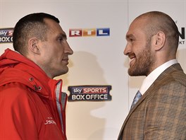 KRL A KLAUN. ampion Vladimir Kliko (vlevo) a vyzvatel Tyson Fury ped...