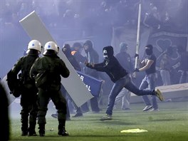 Kvli nepokojm na stadionu se nehrál zápas ecké ligy Panathinaikos -...