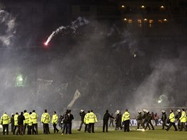 Zápas ecké ligy Panathinaikos - Olympiakos se nehrál kvli výtrnostem...