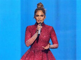 Jennifer Lopezová na American Music Awards (Los Angeles, 22. listopadu 2015)