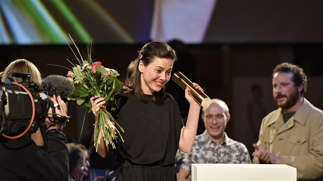 Barbora Kleinhamplová na předávání Ceny Jindřicha Chalupeckého v Brně (20. listopadu 2015)