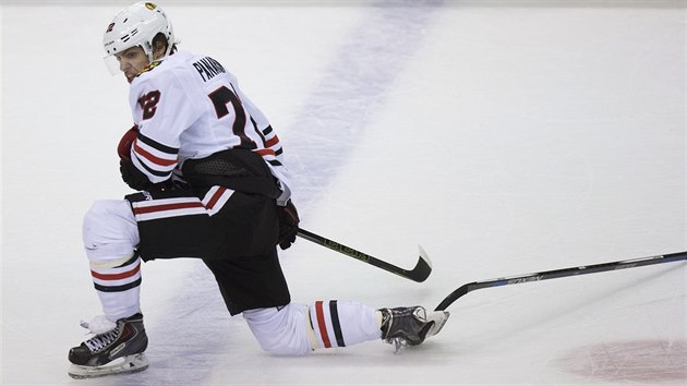 Rusk hokejov tonk Artmij Panarin z Chicago Blackhawks pat mezi nejvt favority na zisk Calder Trophy v NHL.