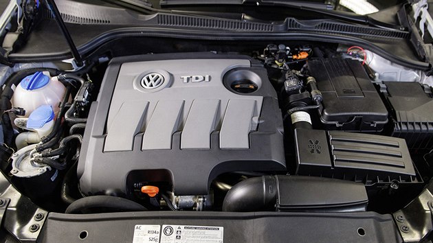 Volkswagen v září přiznal, že software umožňující manipulovat s testy emisí instaloval po celém světě do zhruba 11 milionů aut.