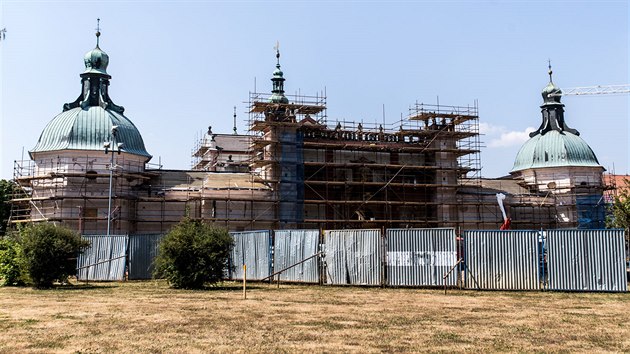 Oprava chrmu ve Svat Hoe u Pbrami v srpnu 2015