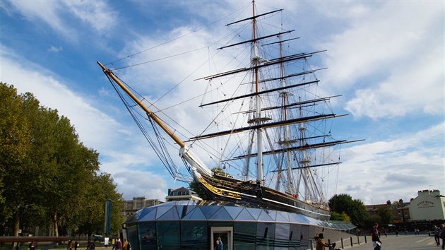 Cutty Sark je jeden z poslednch ajovch klipr a svho asu nejrychlej lo svta, kter zvldla plavbu z Austrlie do Anglie za 67 dn. 