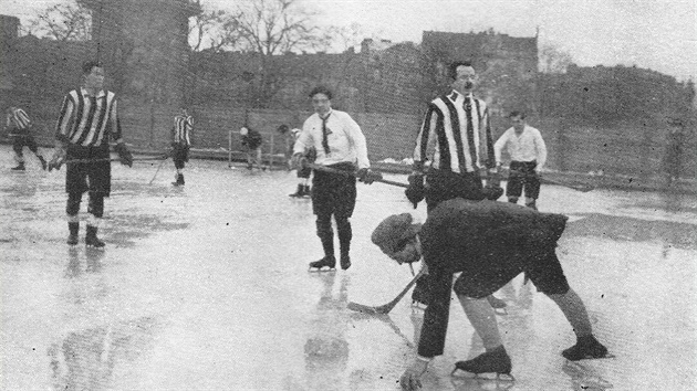 Mistrovství Rakouska v kanadském hokeji ve vodní lázni tréninkového h�i�t�...